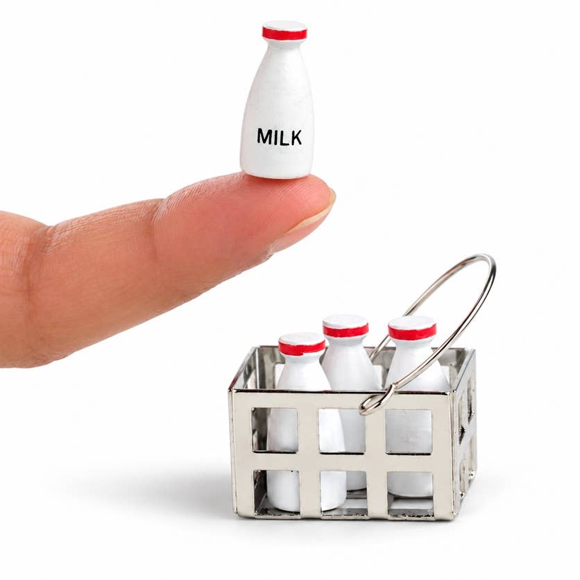 Miniature Milk Crate Set or Milk Bottle - Select Style: Crate + Red Top Bottles - 1-1/8" x 1-1/2" x 7/8"