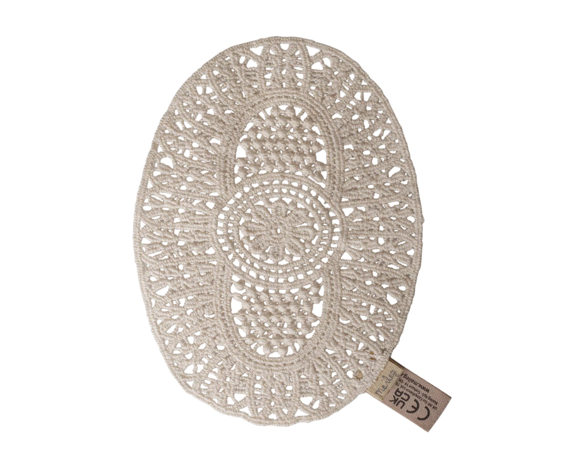Lace rug, mouse