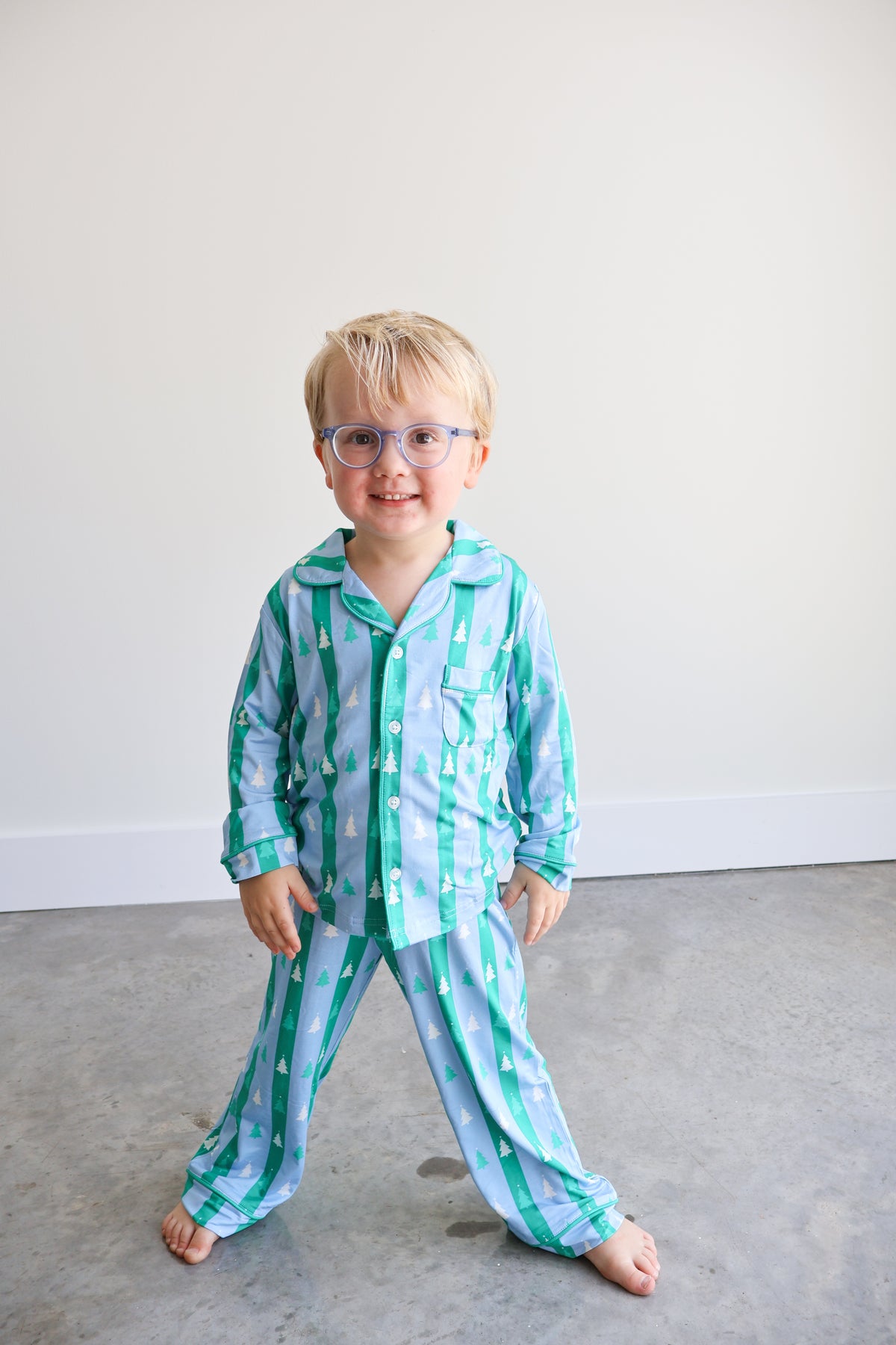 kevin pajama set in blue + green tree stripes