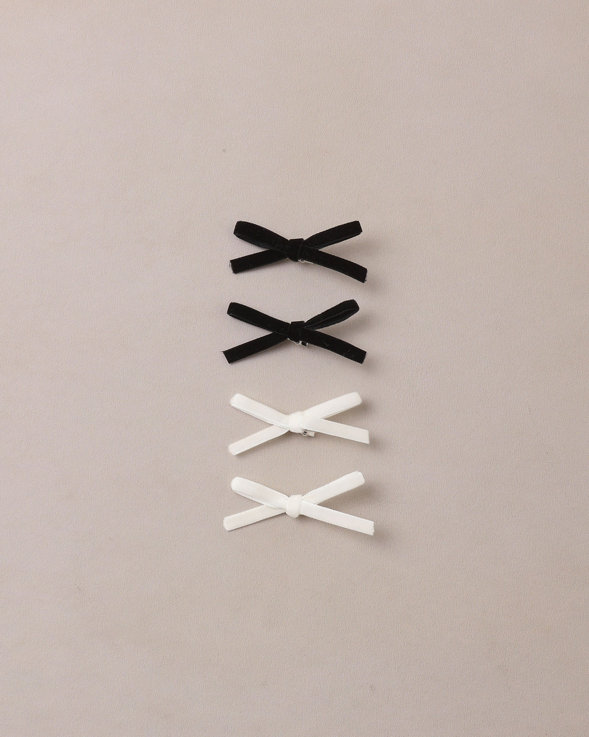 mini ribbon bows in black & ivory
