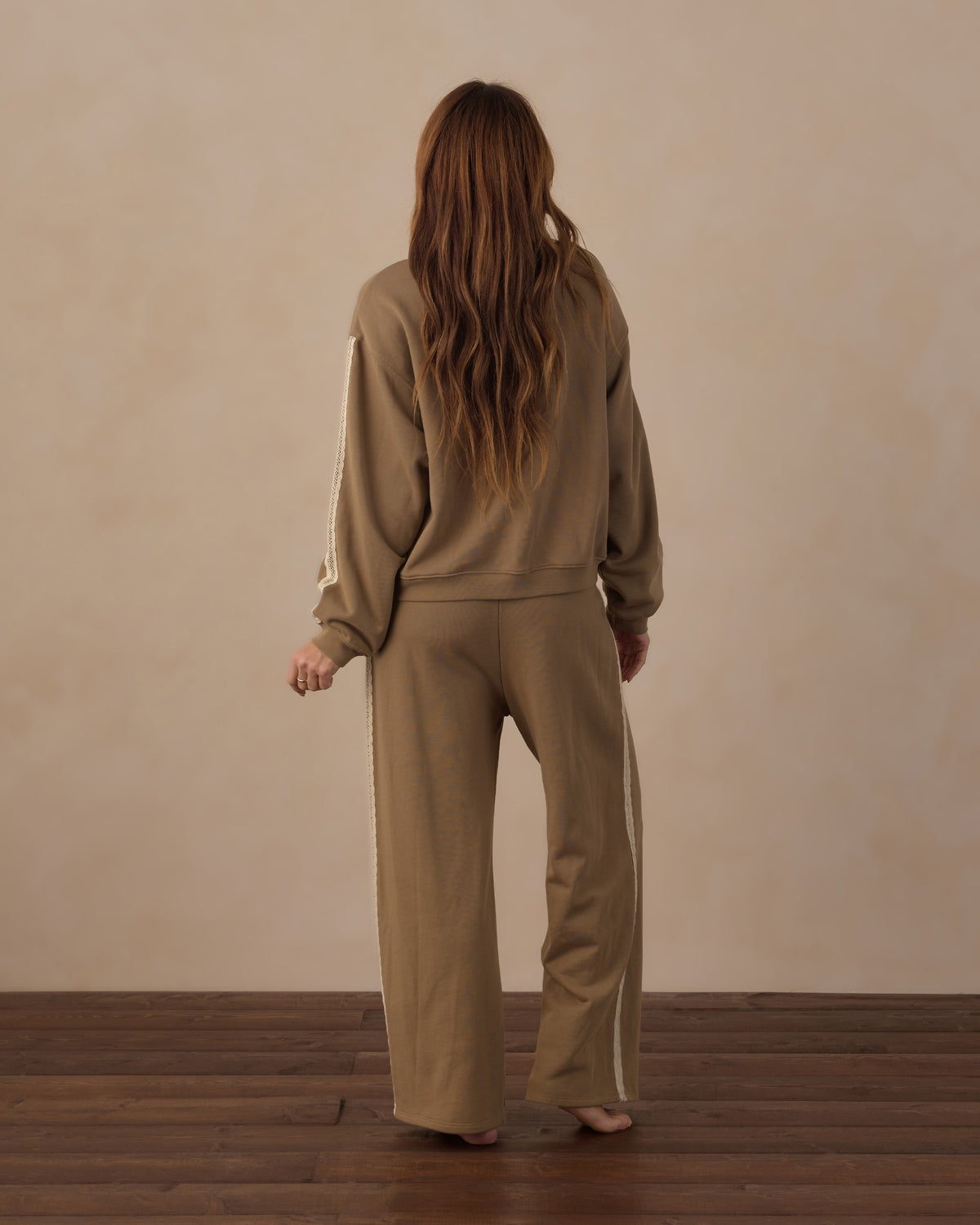 women's oversized sweatpants in olive