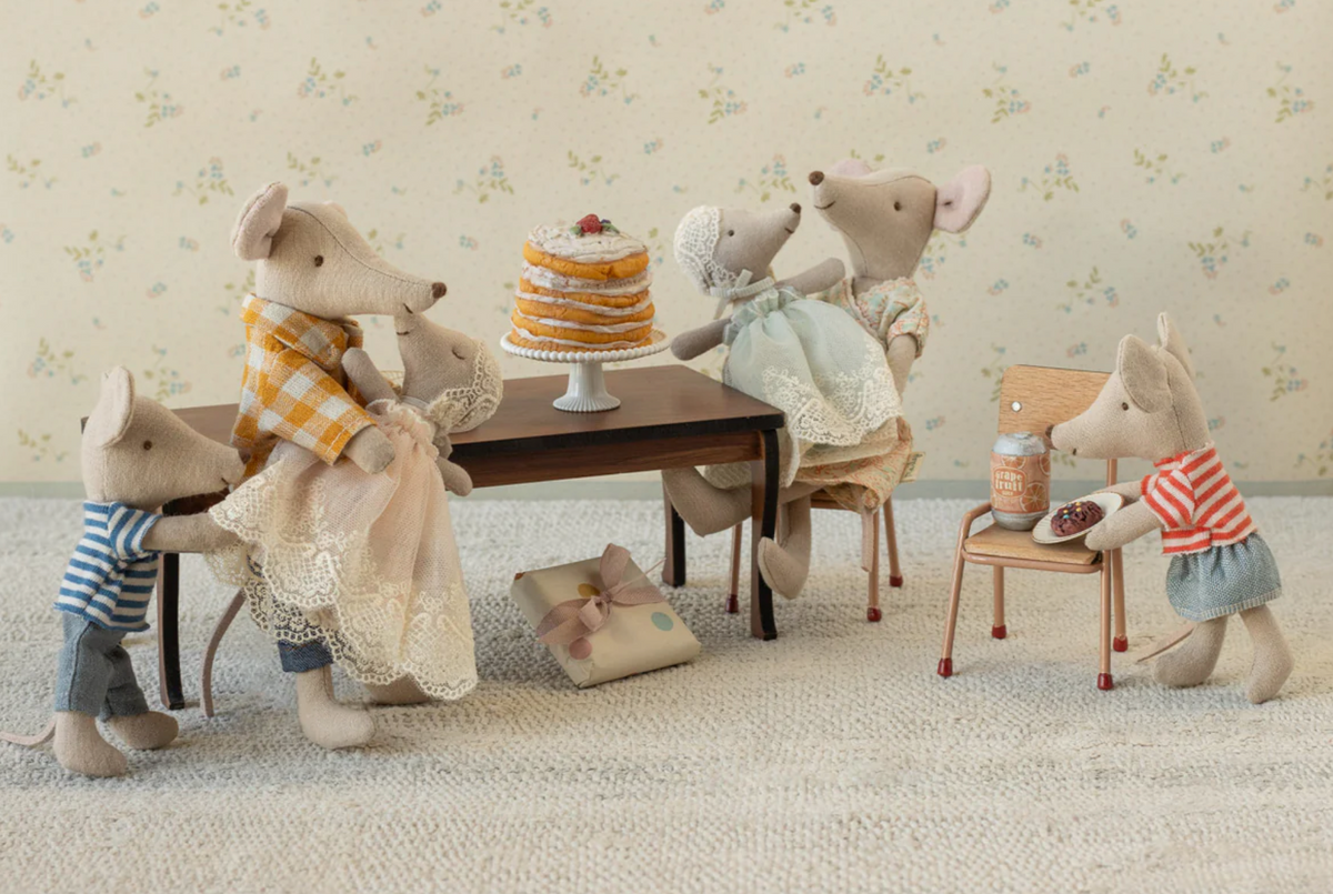 Baby Mouse in Gown - powder