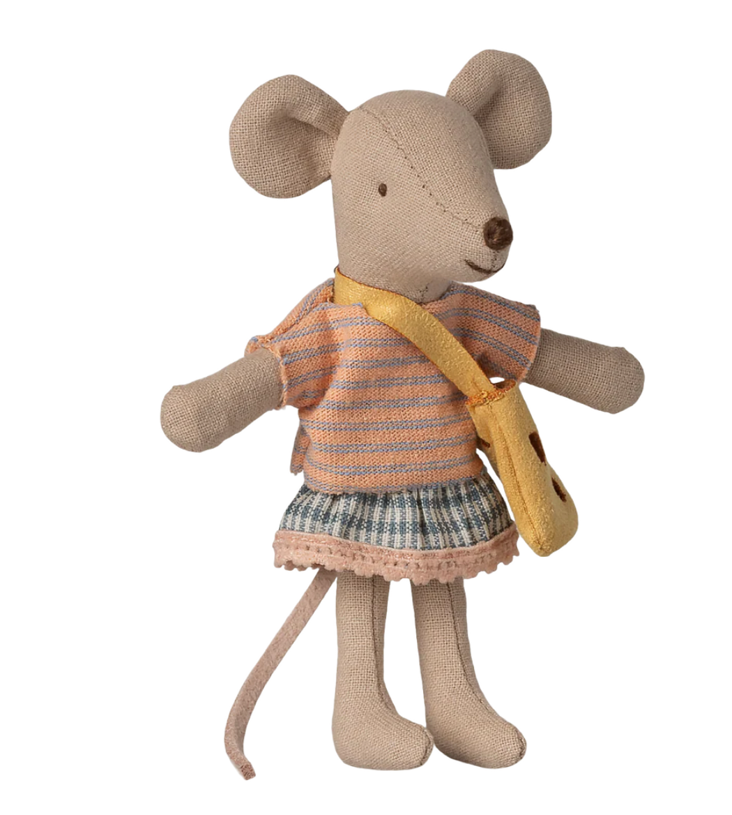Little Sister Mouse with Bag