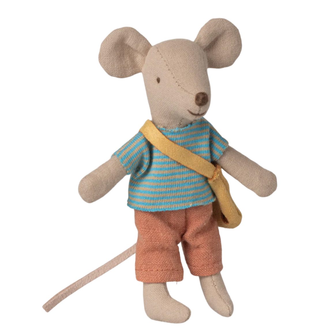 Little Brother mouse with bag