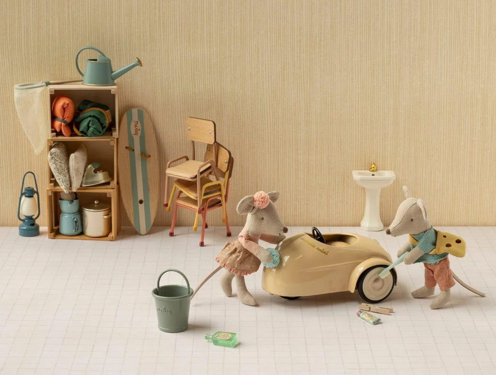 car, mouse - wheat
