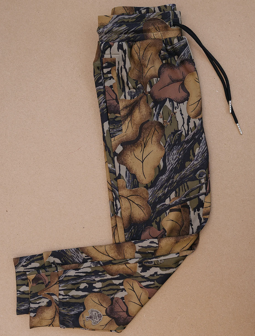colt performance jogger in mossy oak fall foliage