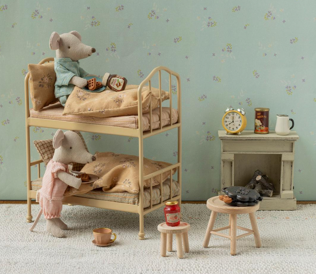 waffle set, mouse