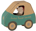 christmas mouse, little brother in car