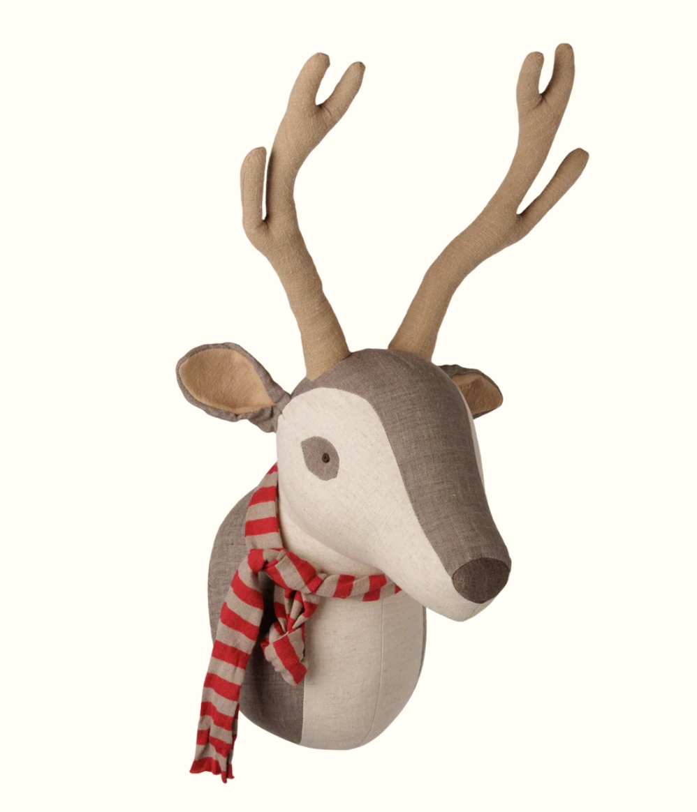 trophy deer - light nature