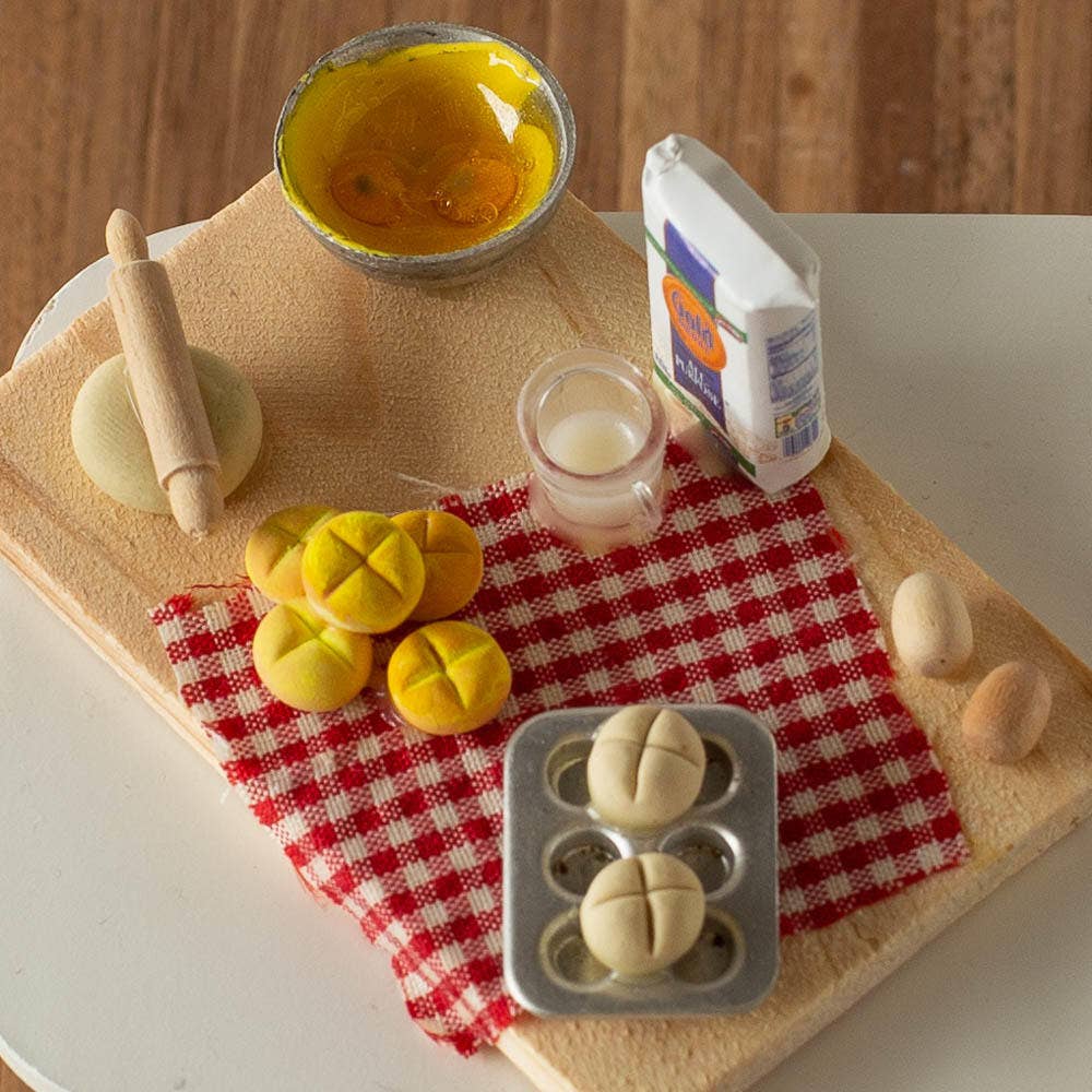 2-3/4" Miniature Tabletop Baking Bread Display